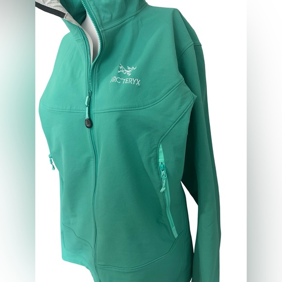 Arc’teryx Women’s Hooded Jacket Size Large – Excellent Condition - Picture 8 of 11